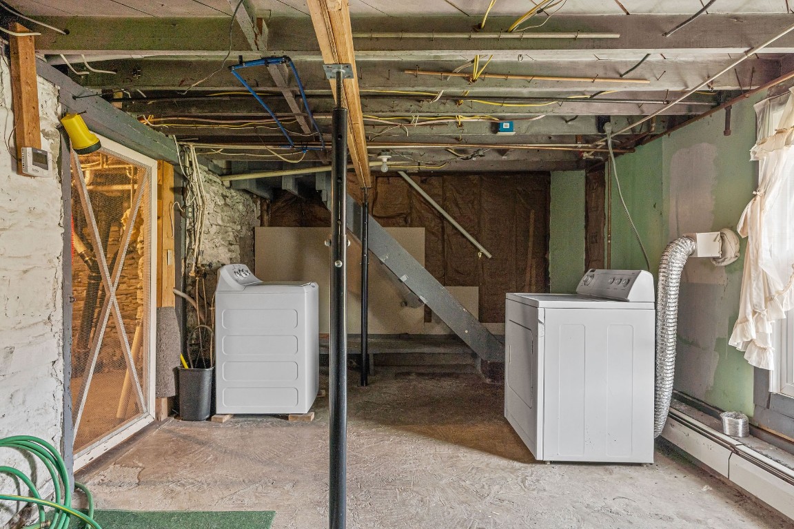 208 Castle Road, Binghamton, New York image 33