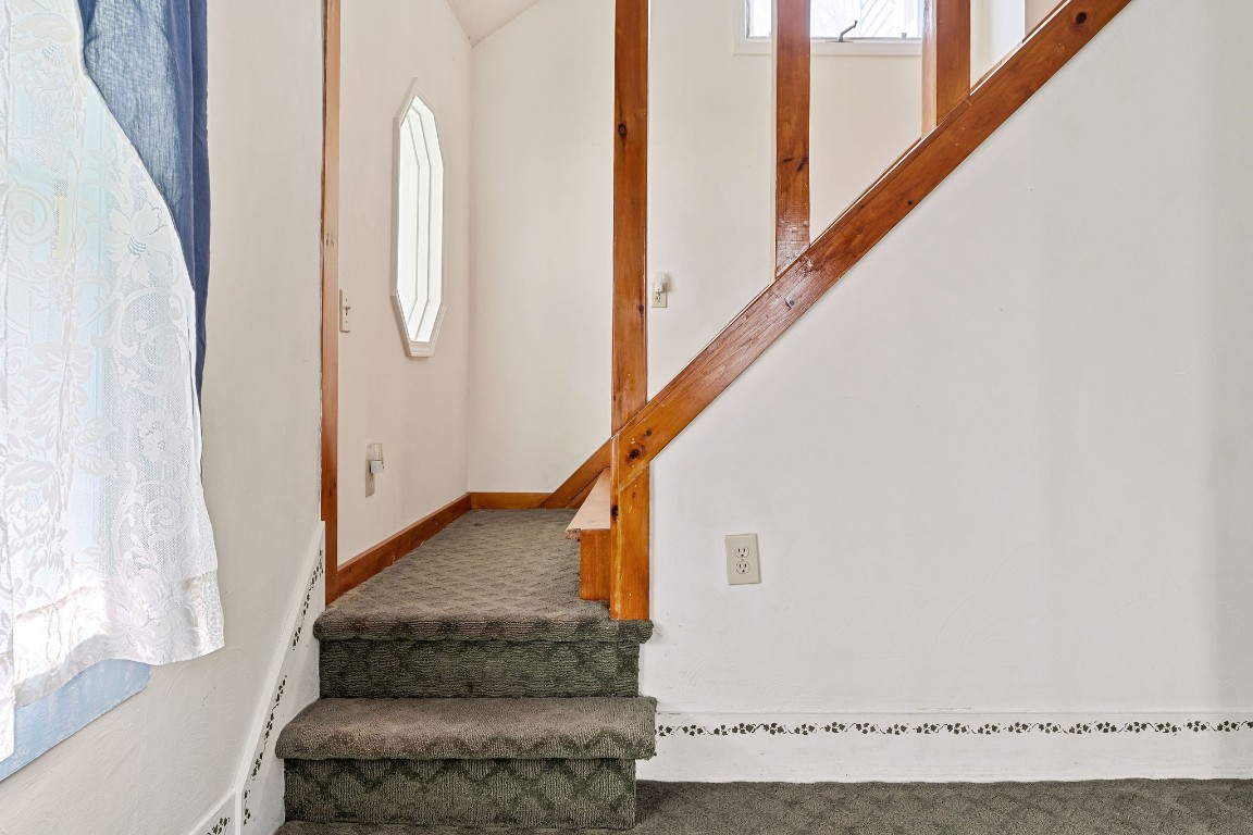 208 Castle Road, Binghamton, New York image 20