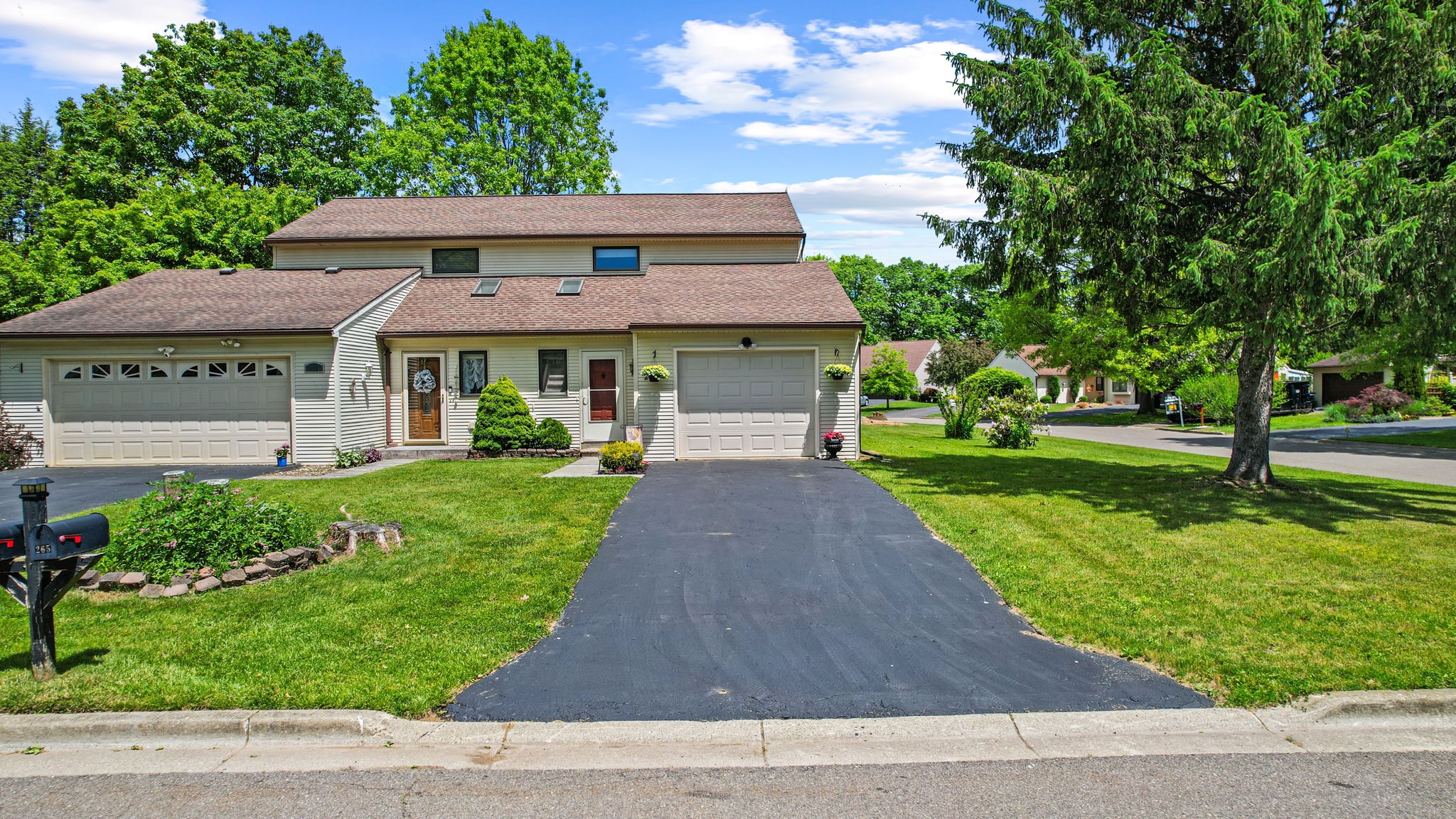 265 Vivian Lane