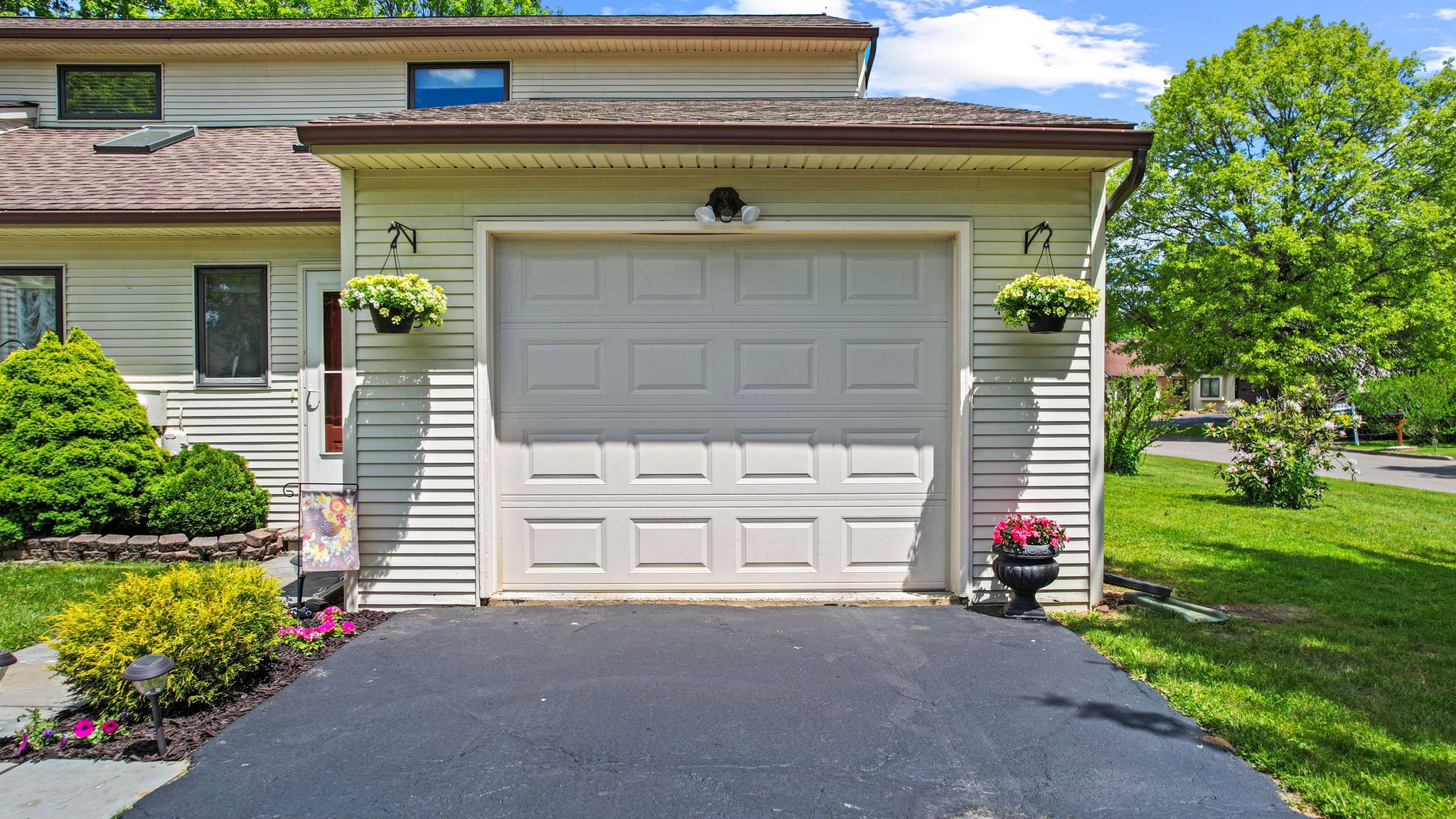265 Vivian Lane