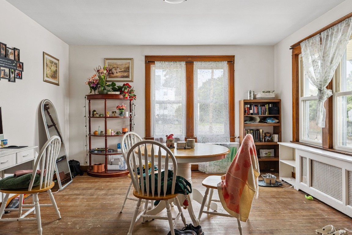 128 Squires Avenue
