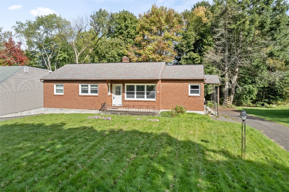 3541 Maplecrest Drive, Vestal, New York image 1