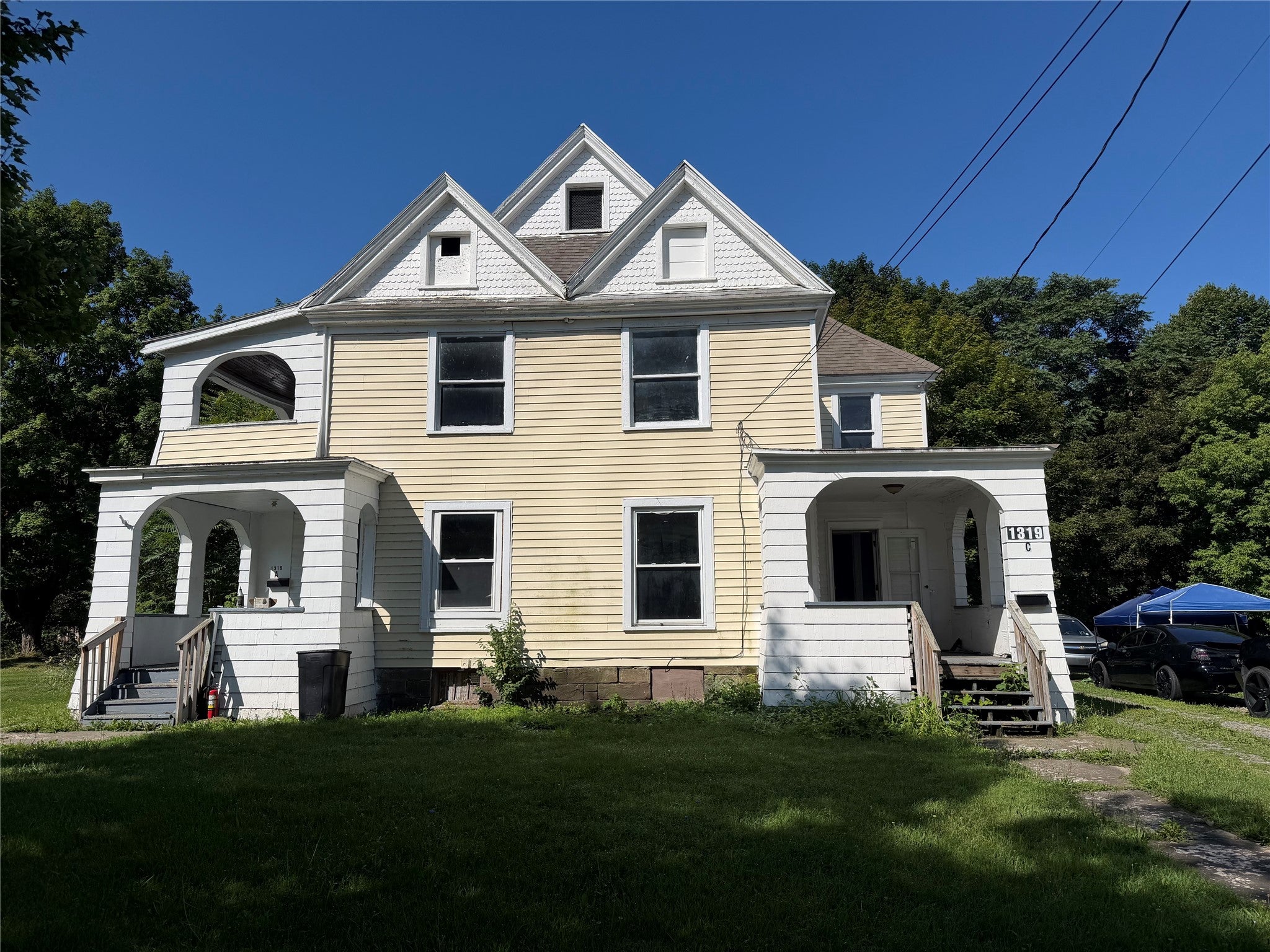 1319 Lake Street - Photo 2