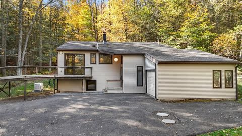 352 West Hill Road Vestal NY 13850
