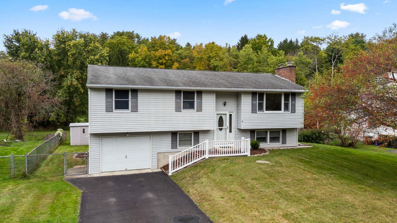 25 Maplewood Drive, Binghamton, New York image 1