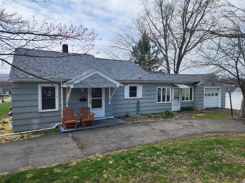 121 Elwell Avenue, Binghamton, New York image 2