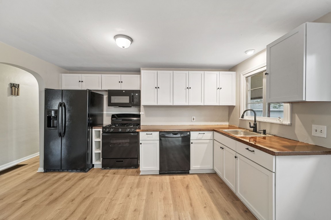 13 Brookside Avenue, Apalachin, New York image 6