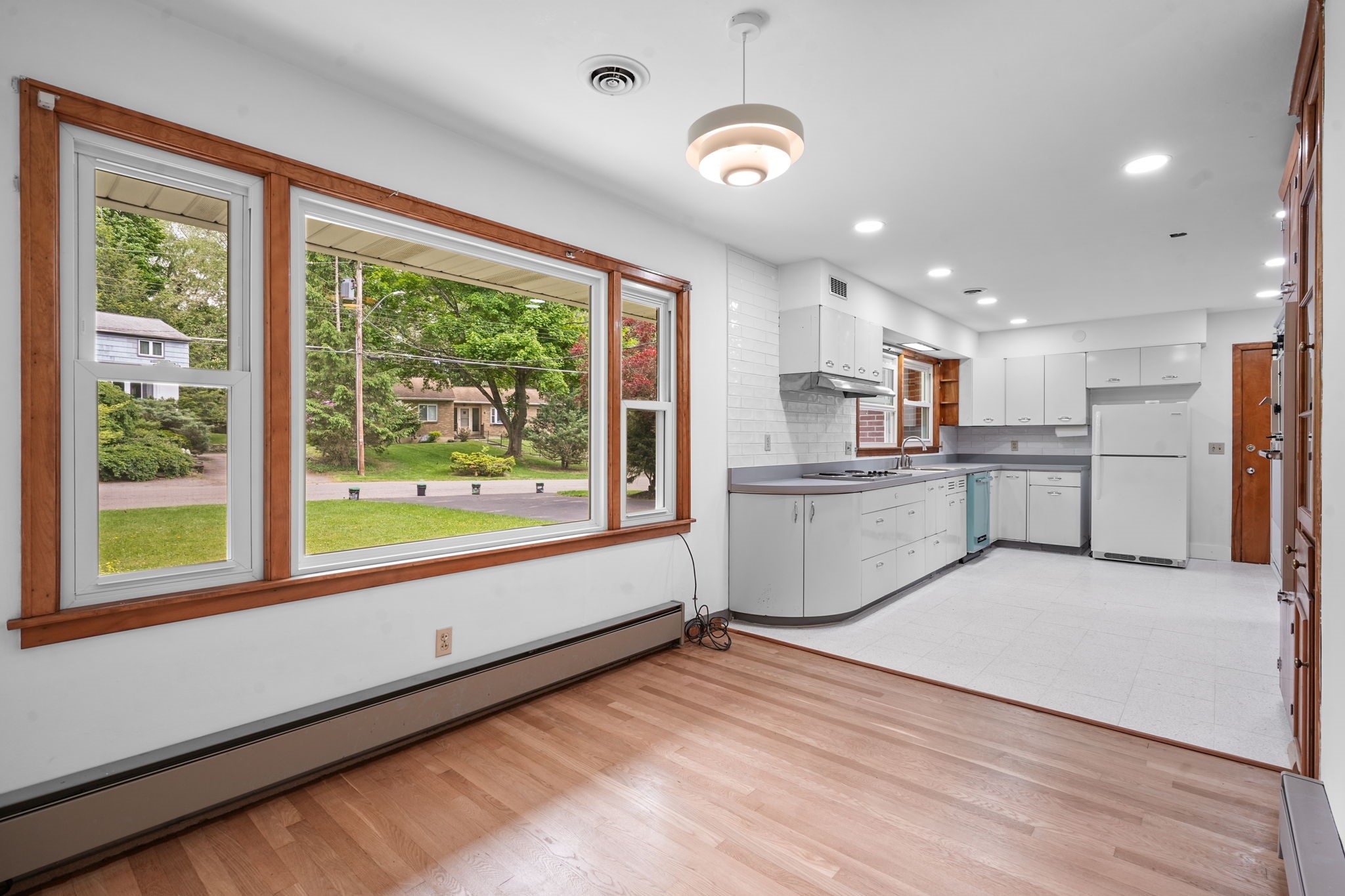 135 N Meadowbrook Lane