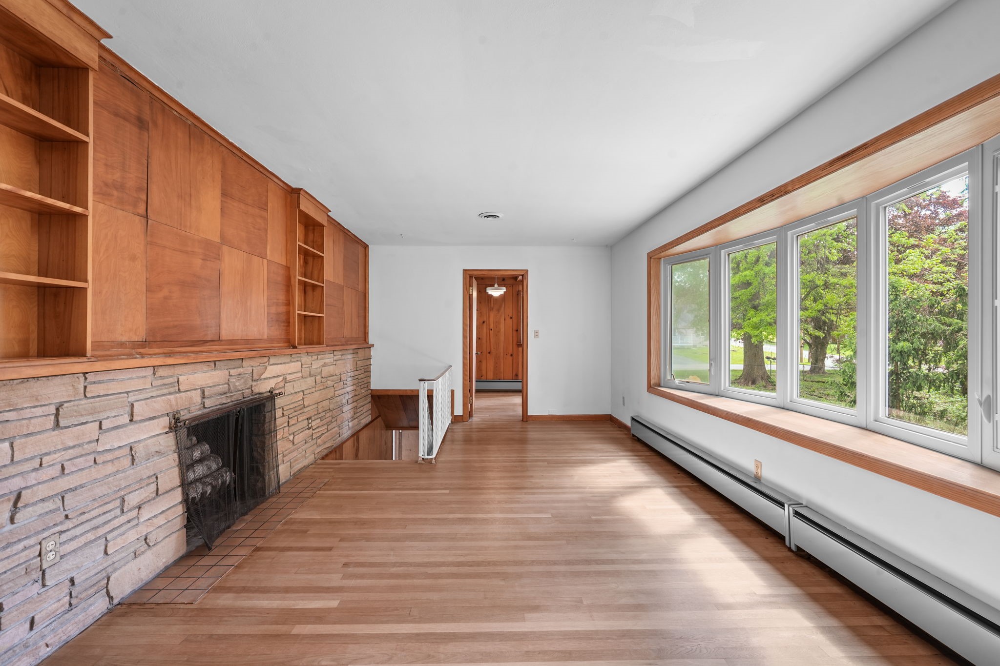 135 N Meadowbrook Lane