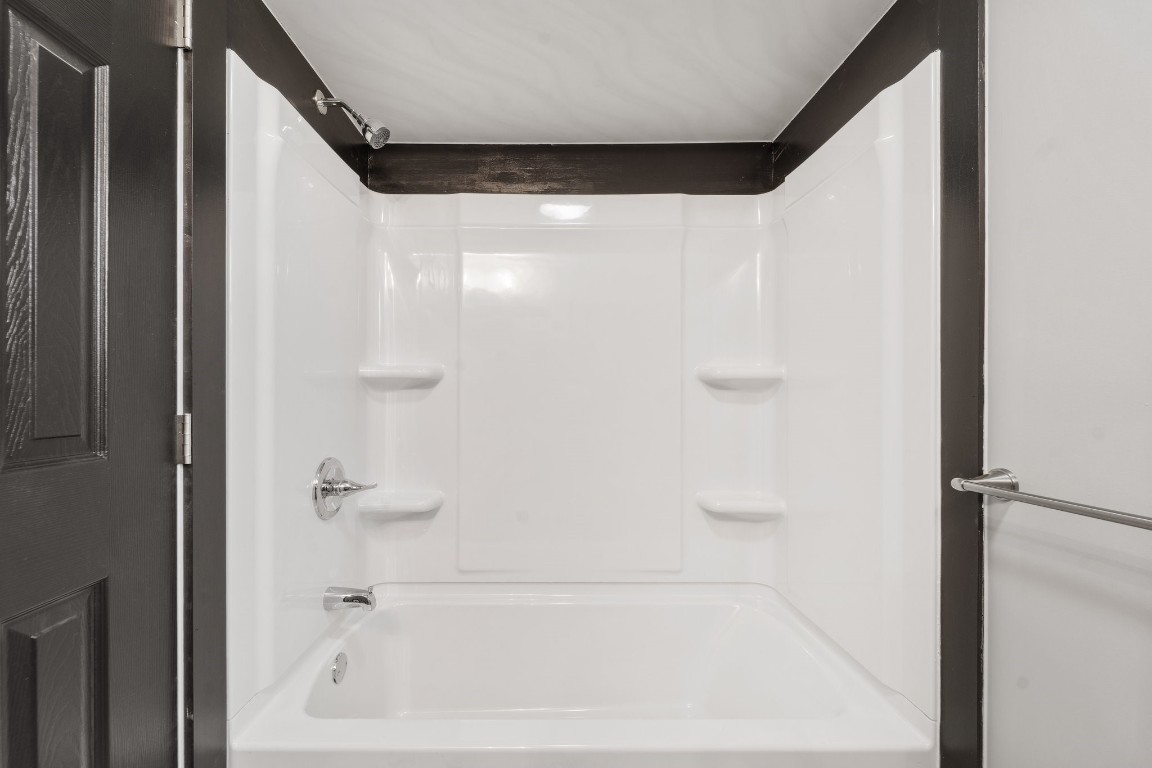 250 Ridgefield Rd, Endicott, New York image 19