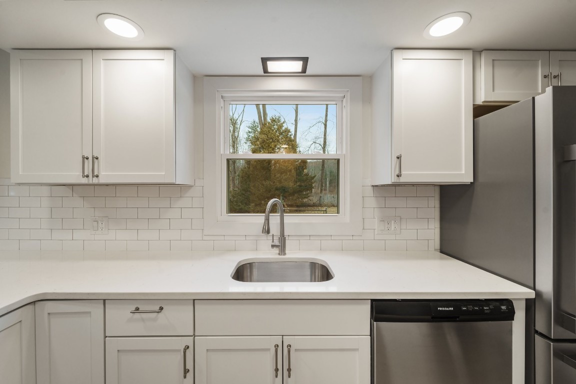 250 Ridgefield Rd, Endicott, New York image 13