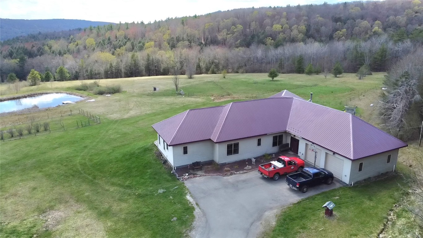 690 Morgan Road, Binghamton, New York image 1