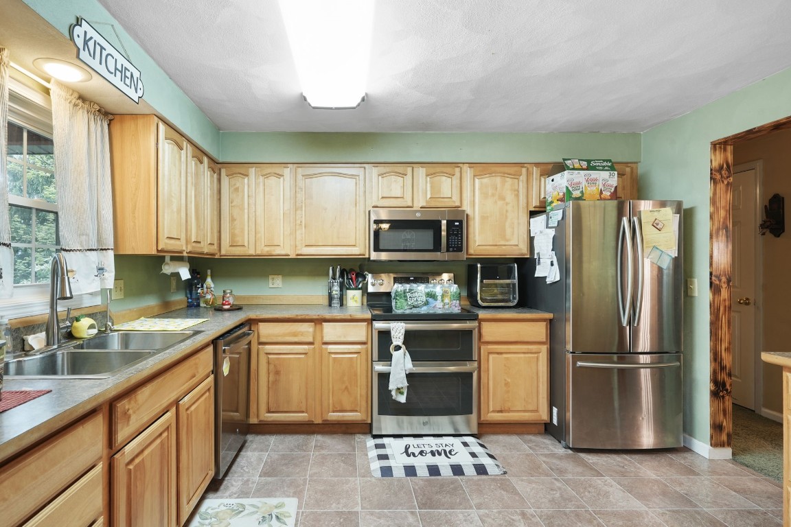1018 Milan Avenue, Endicott, New York image 9