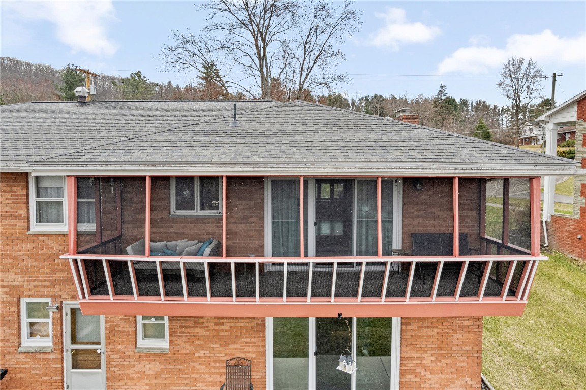 712 Redwood Lane, Vestal, New York image 3