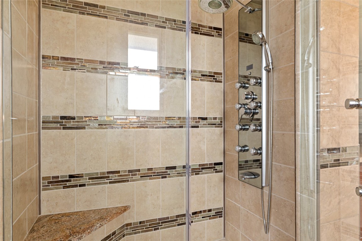 712 Redwood Lane, Vestal, New York image 30