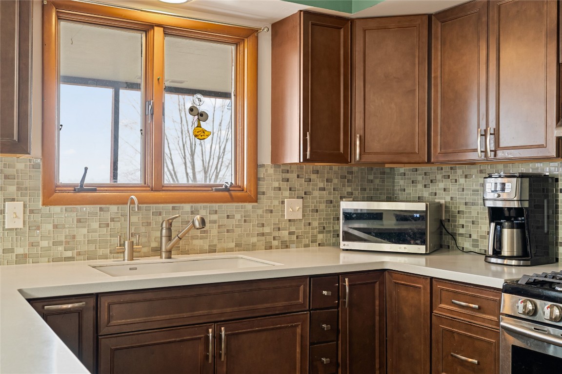 712 Redwood Lane, Vestal, New York image 11