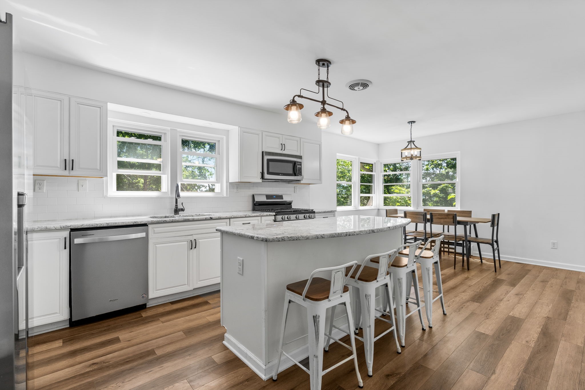 202 Wilson Avenue - Photo 2