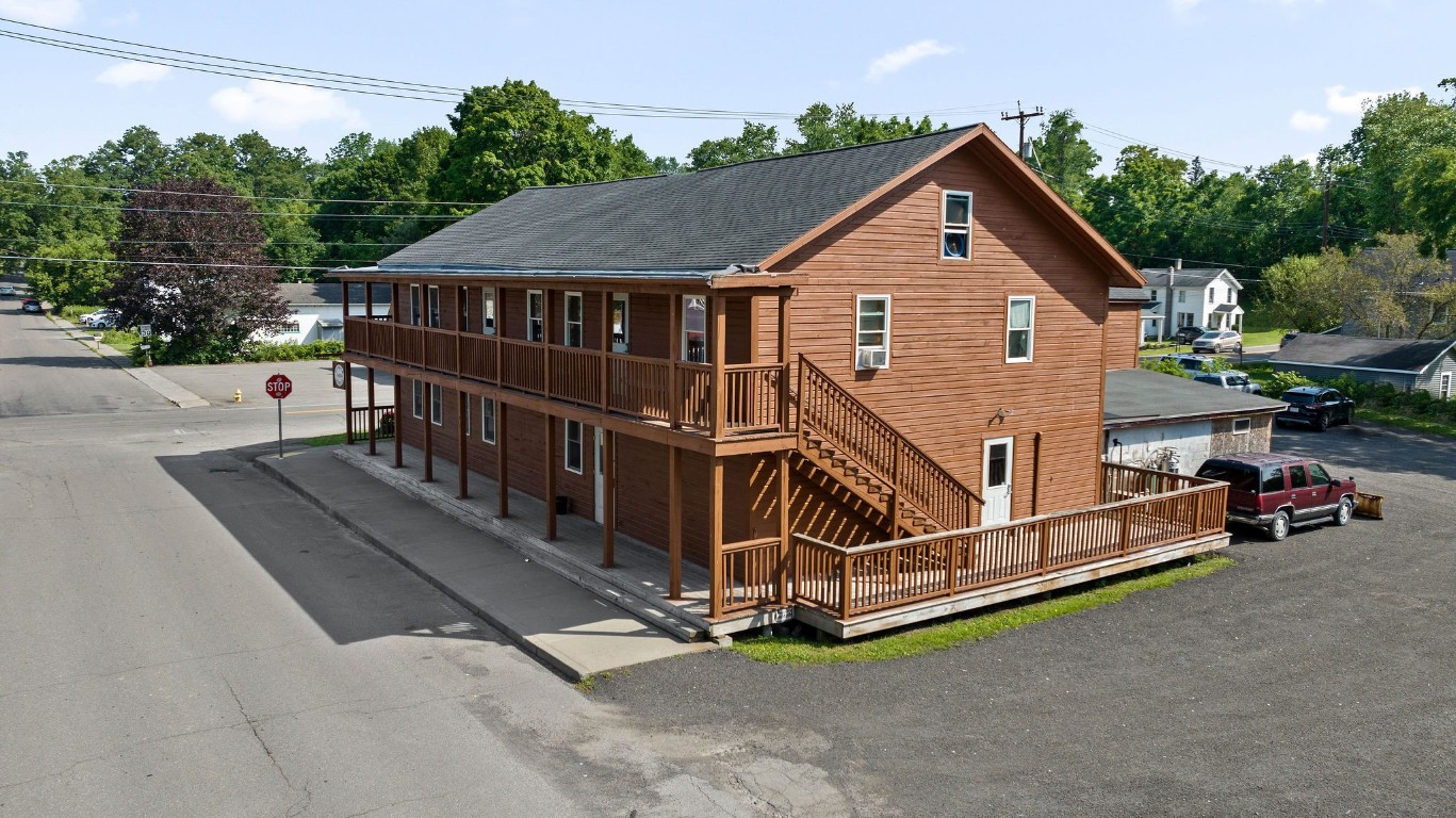 552 Main Street