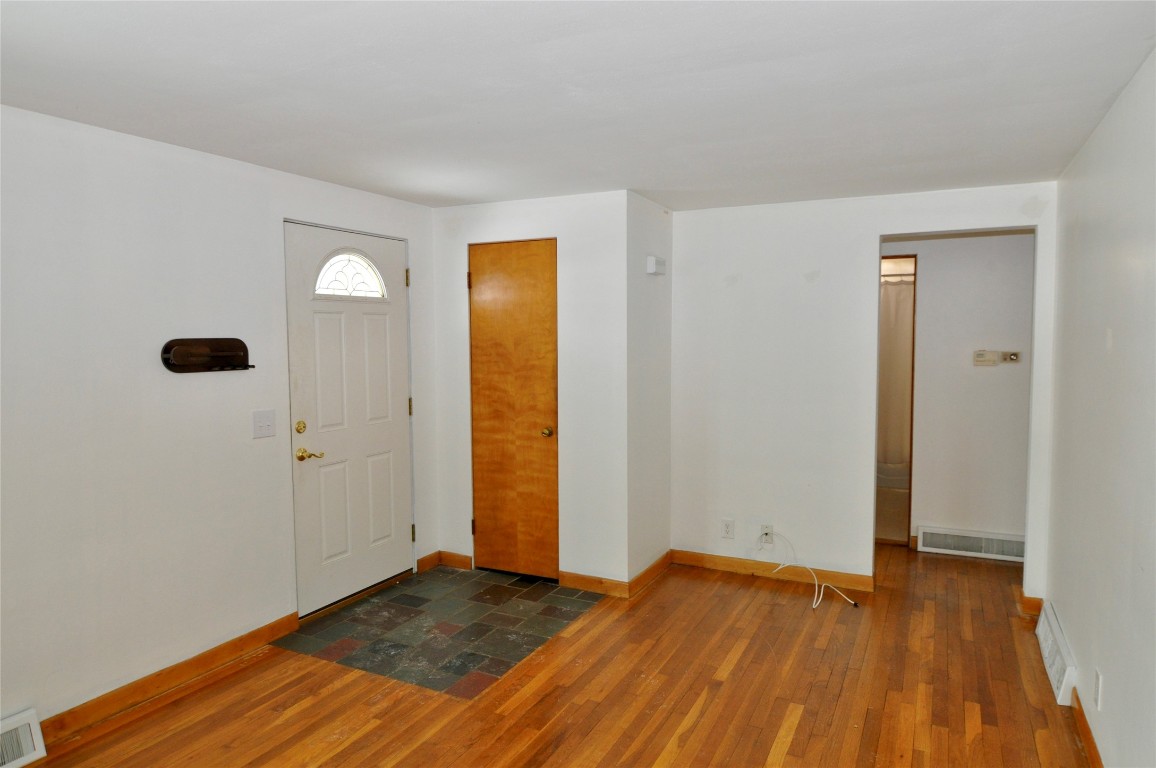 706 Byford Boulevard, Endicott, New York image 2