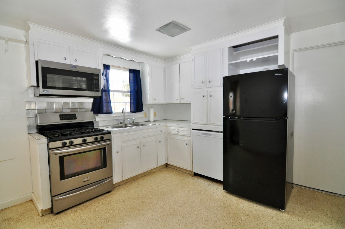 706 Byford Boulevard, Endicott, New York image 13