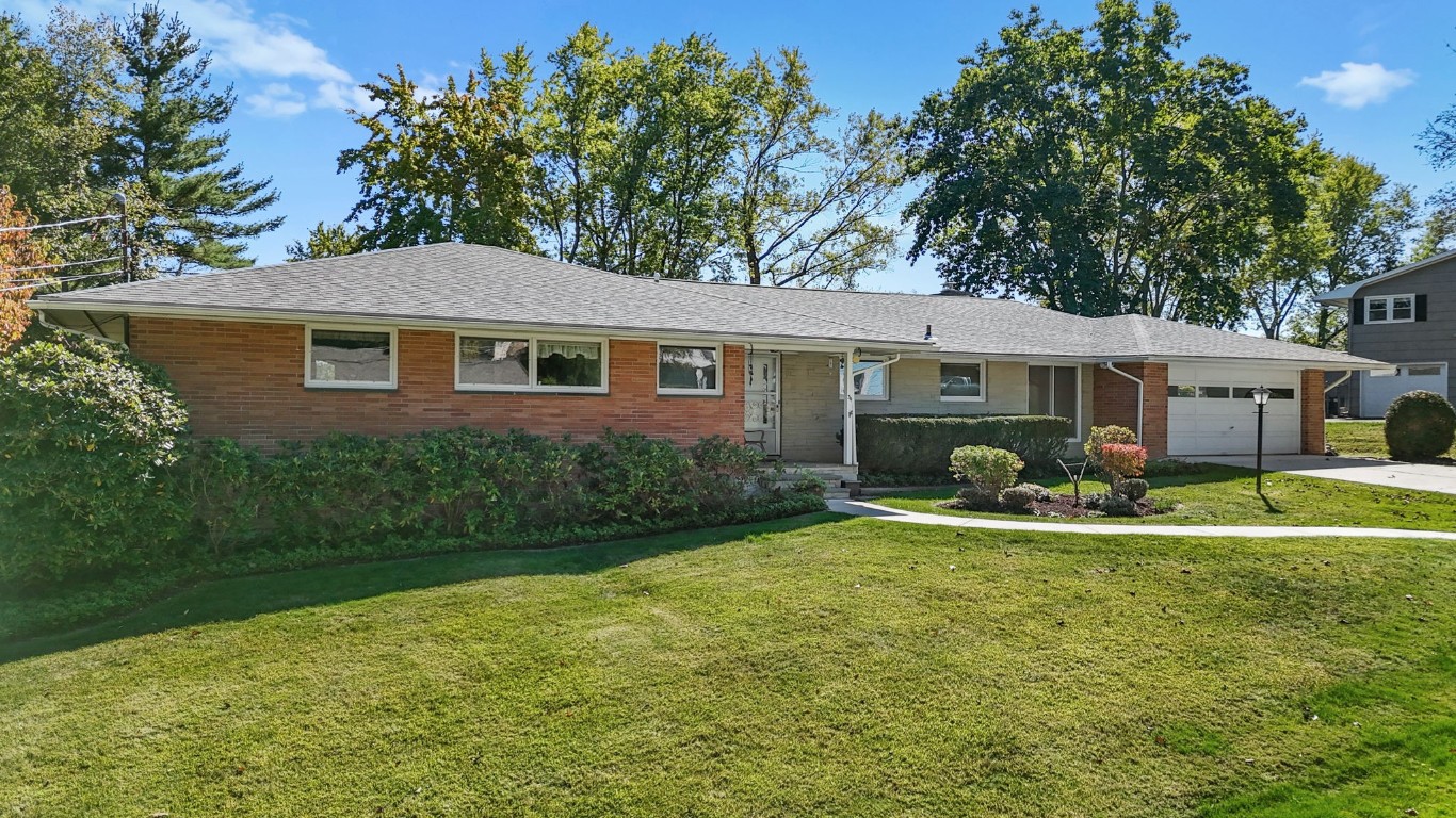 34 Dover Dr