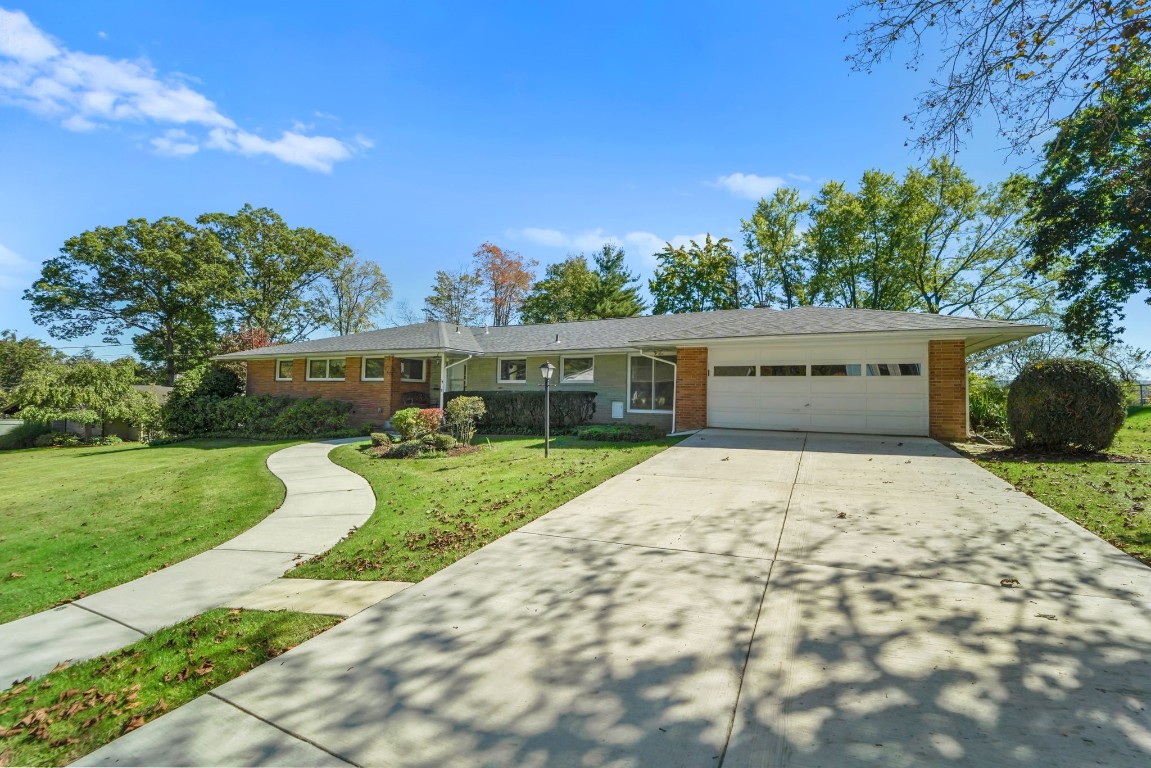 34 Dover Dr