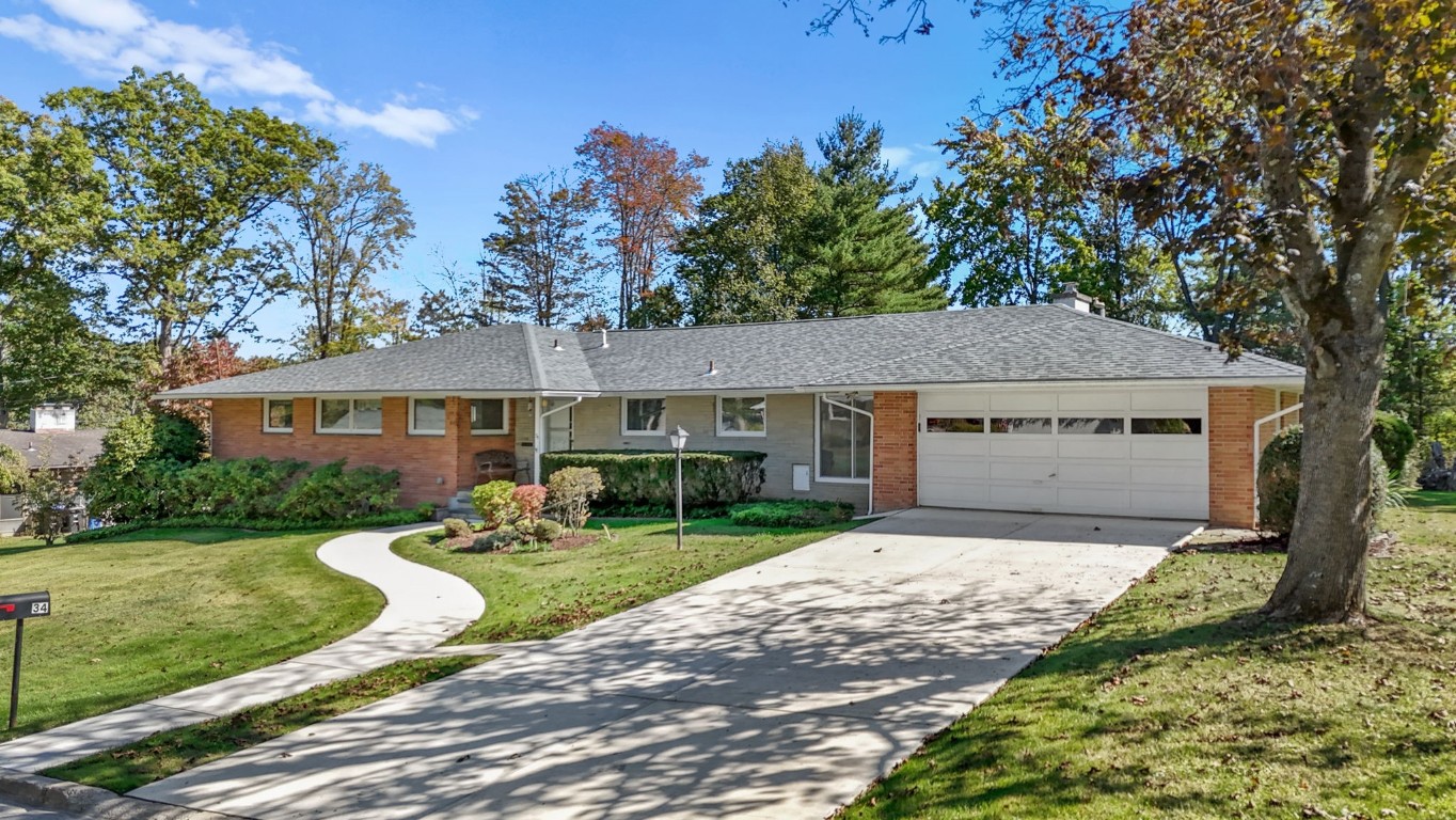 34 Dover Dr