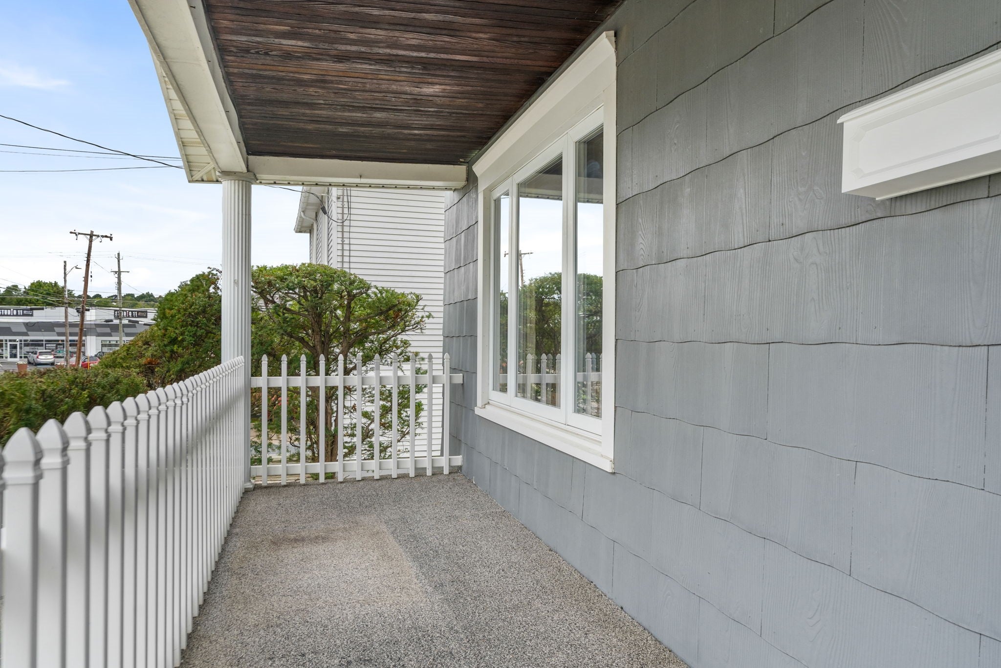 303 Marion Avenue - Photo 2