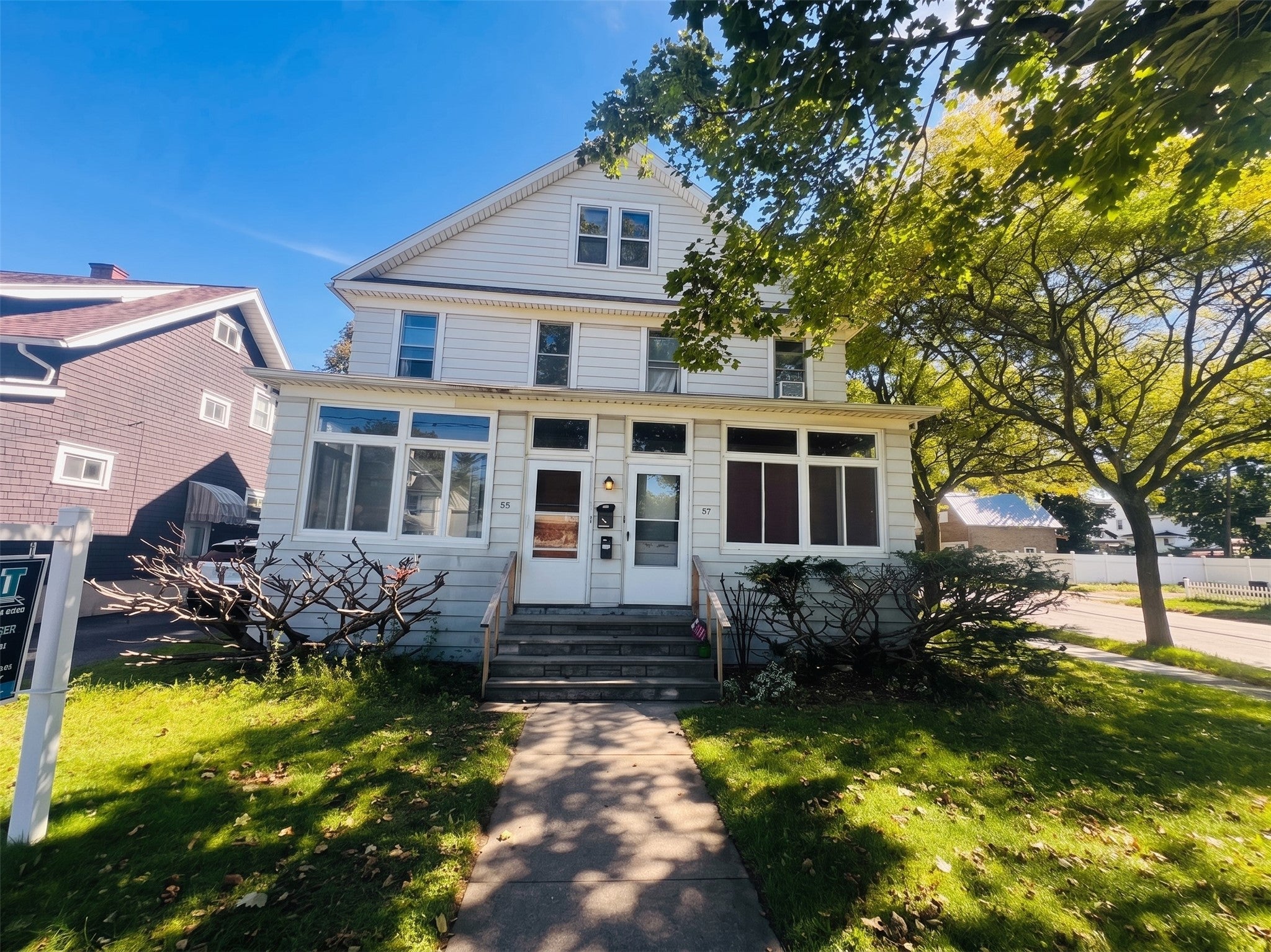 55 Tompkins St - Photo 2