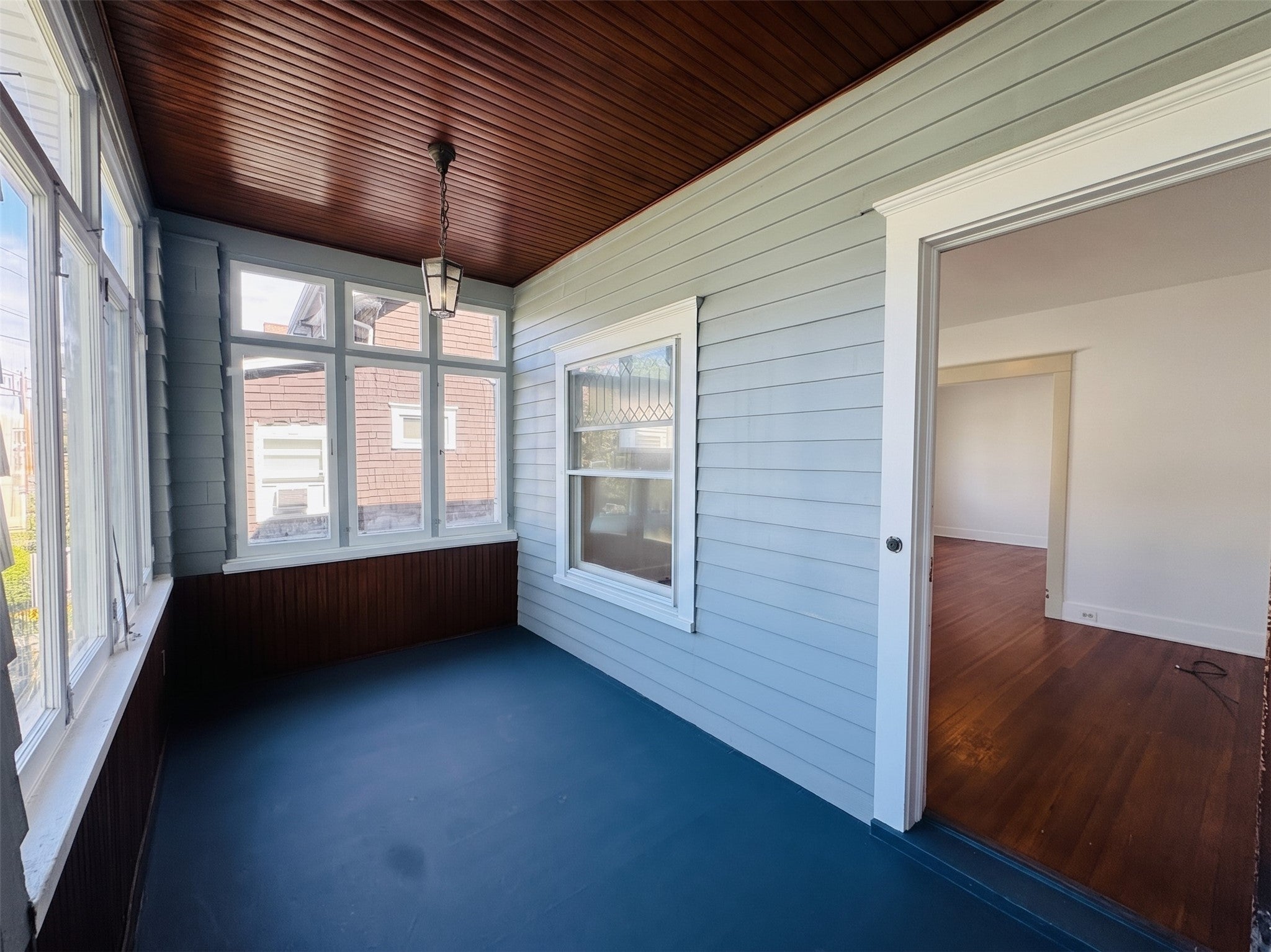 55 Tompkins St - Photo 4