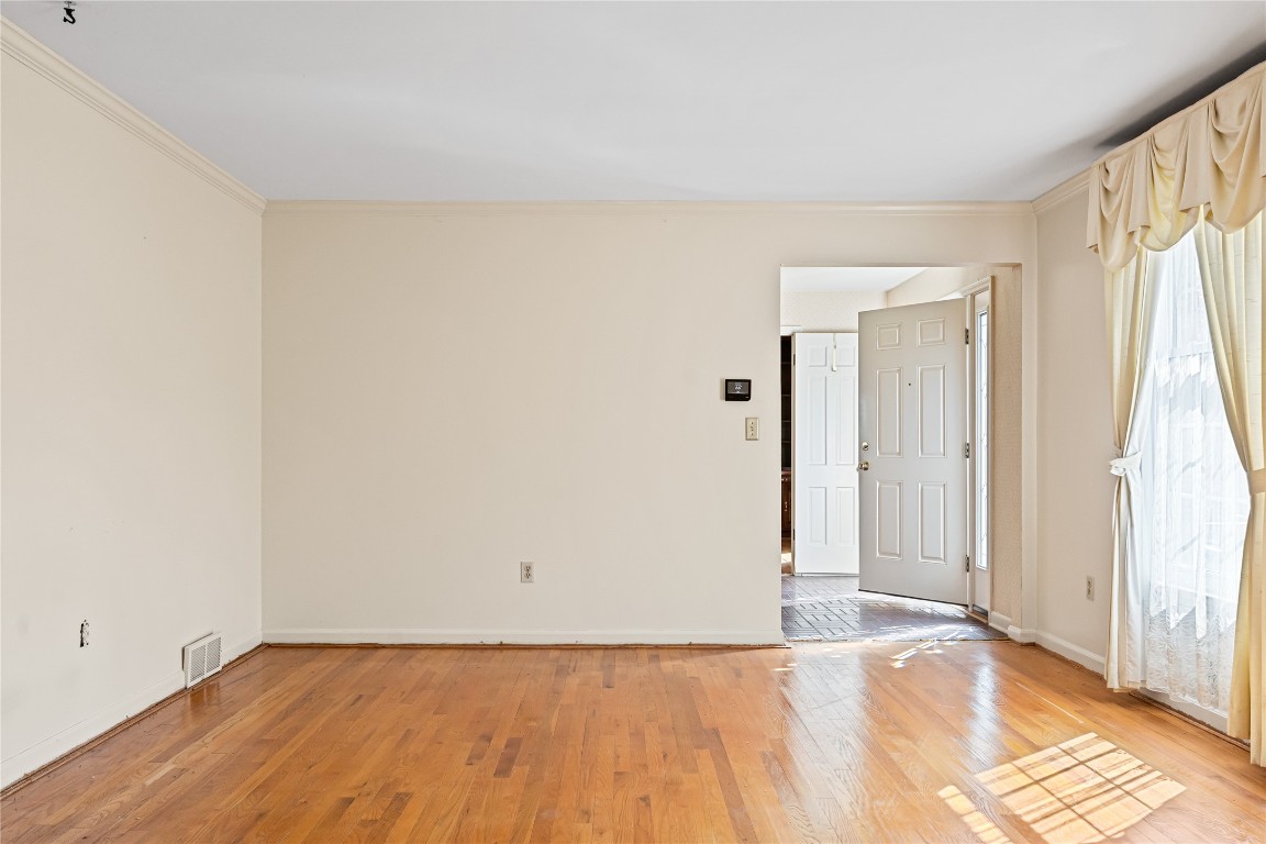2621 Stamford Drive, Vestal, New York image 8