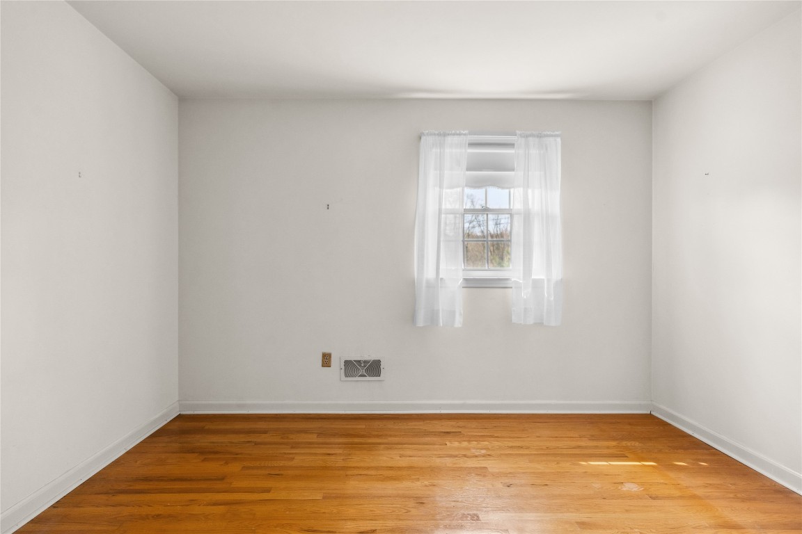 2621 Stamford Drive, Vestal, New York image 35