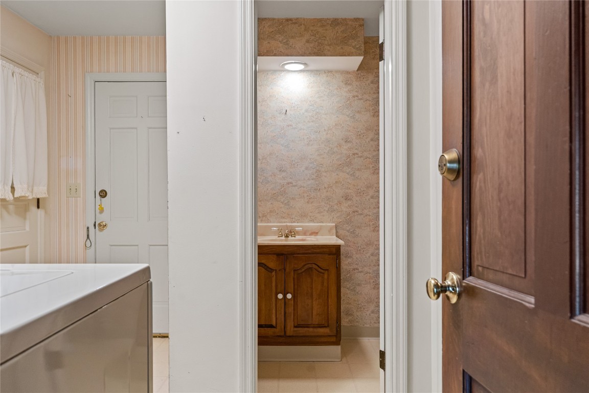 2621 Stamford Drive, Vestal, New York image 18