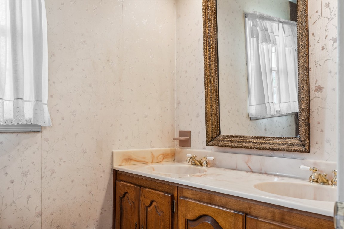2621 Stamford Drive, Vestal, New York image 38
