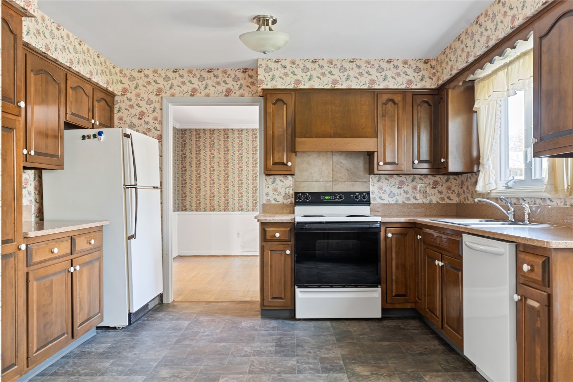 2621 Stamford Drive, Vestal, New York image 10