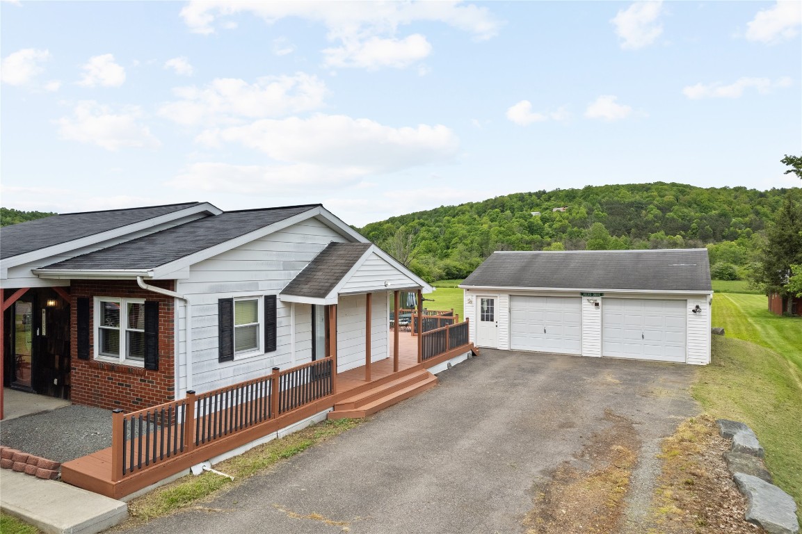 1052 Pennsylvania Avenue, Little Meadows, Pennsylvania image 3