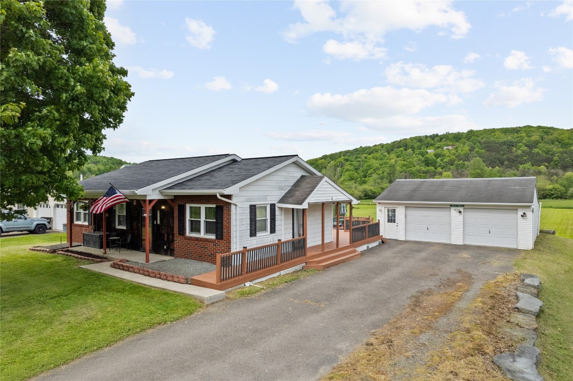 1052 Pennsylvania Avenue, Little Meadows, Pennsylvania image 1
