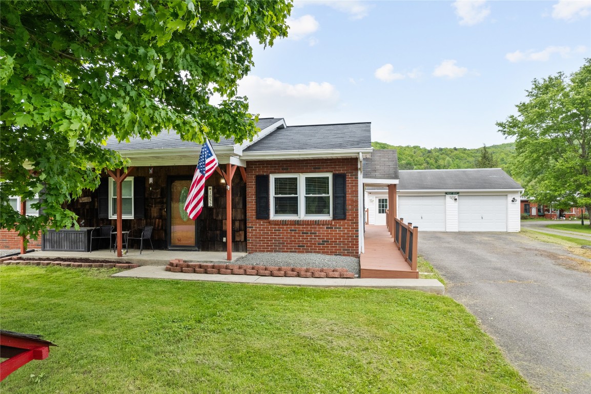 1052 Pennsylvania Avenue, Little Meadows, Pennsylvania image 2