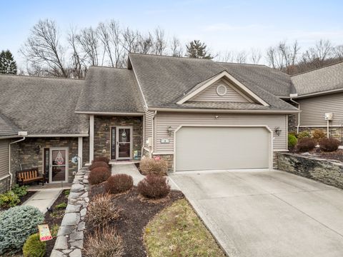 Townhouse For Sale - 8 Eagle Drive<br/> Endicott, NY 13760