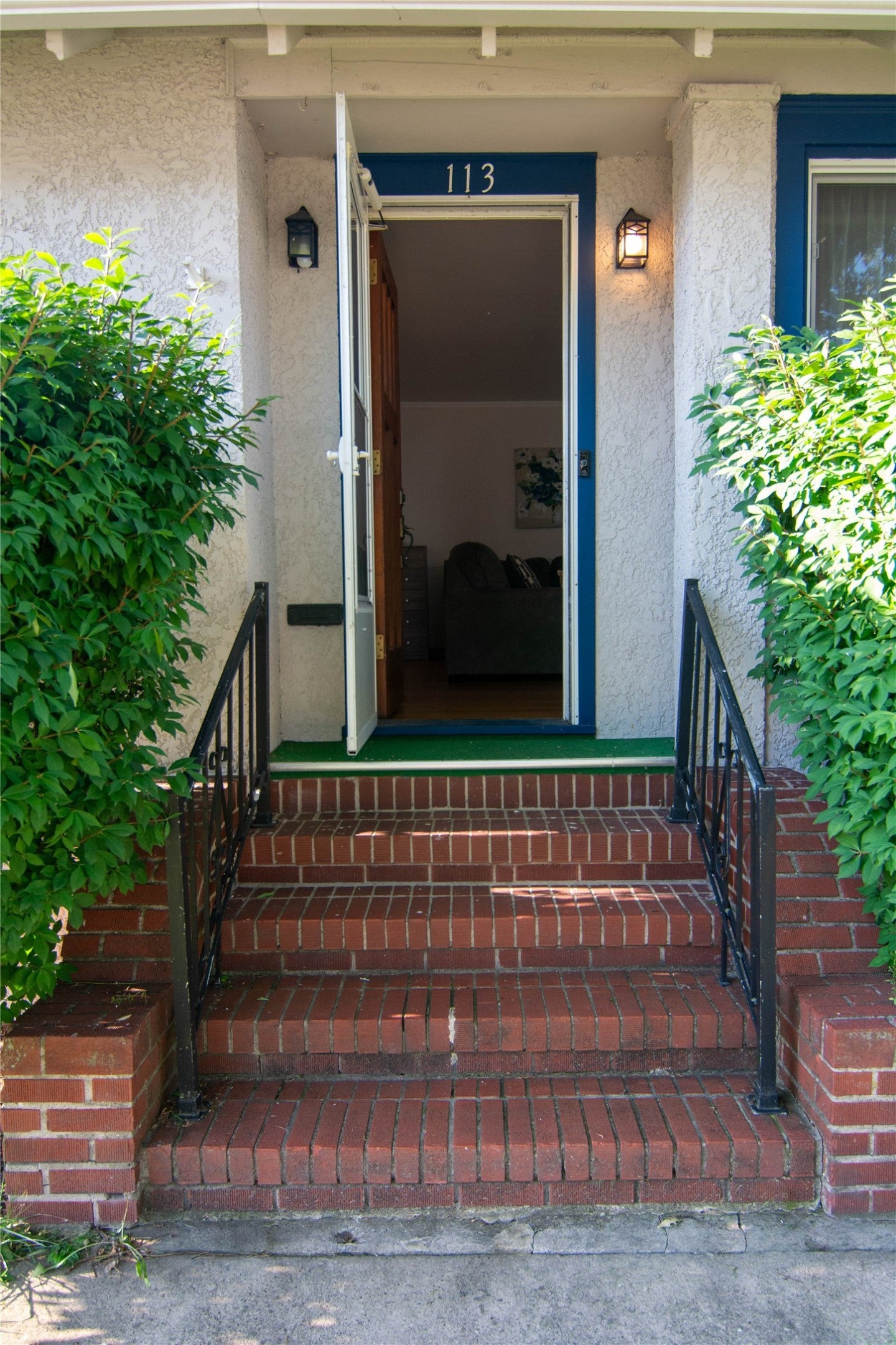 113 W Wendell Street - Photo 2