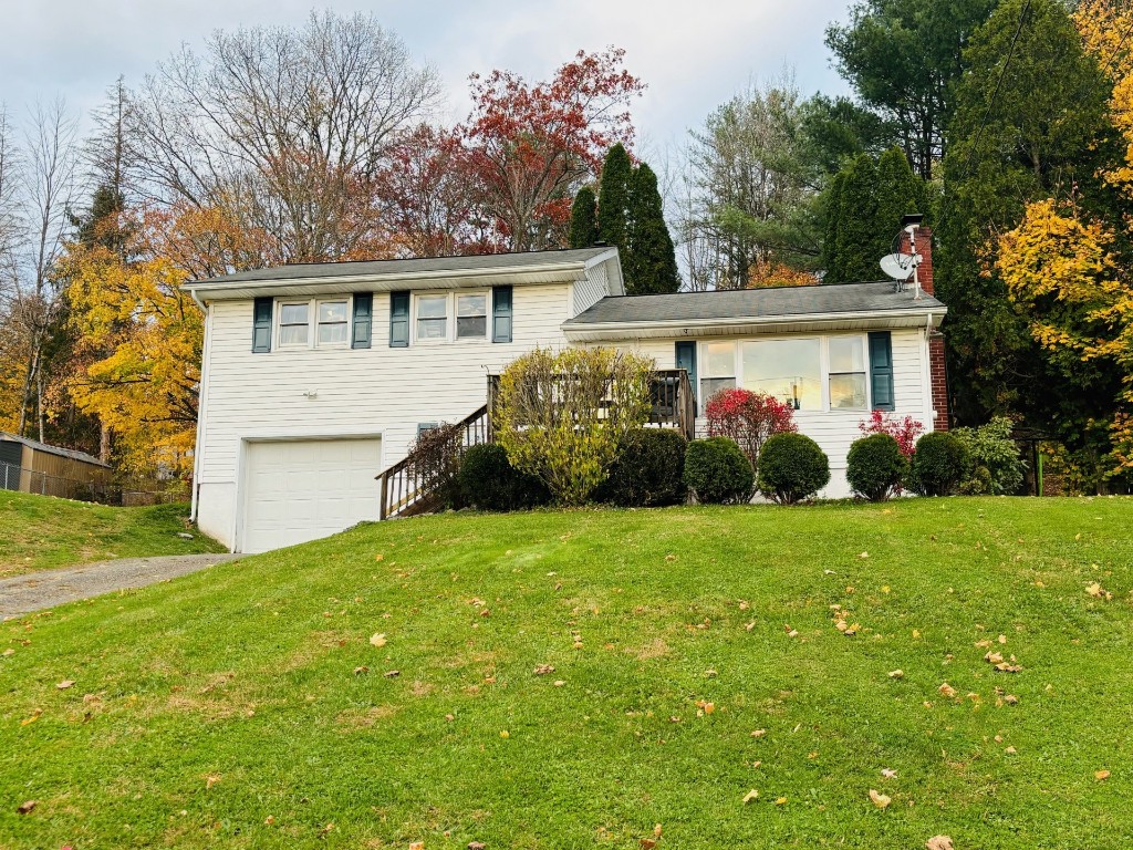 12 Deming Drive, Endicott, New York image 2