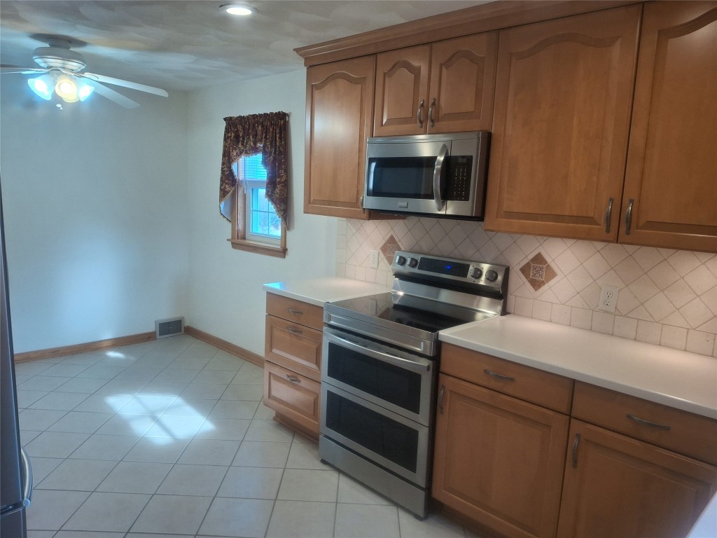 215 Wilson Ave, Endwell, New York image 4