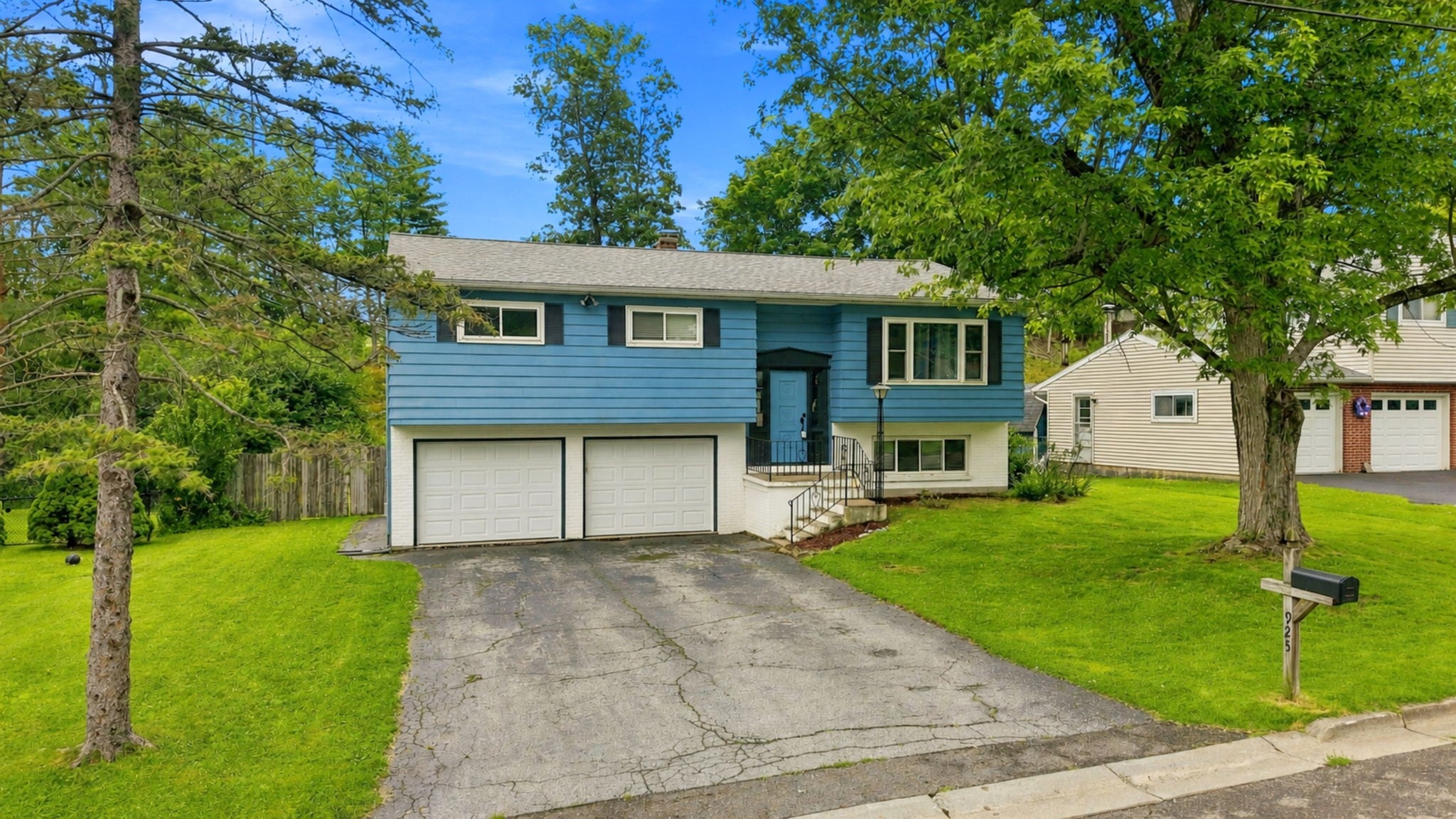 925 Lehigh Avenue - Photo 2