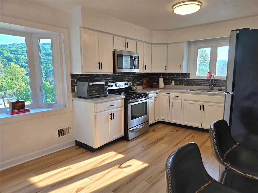 905 Neal Road, Endicott, New York image 6