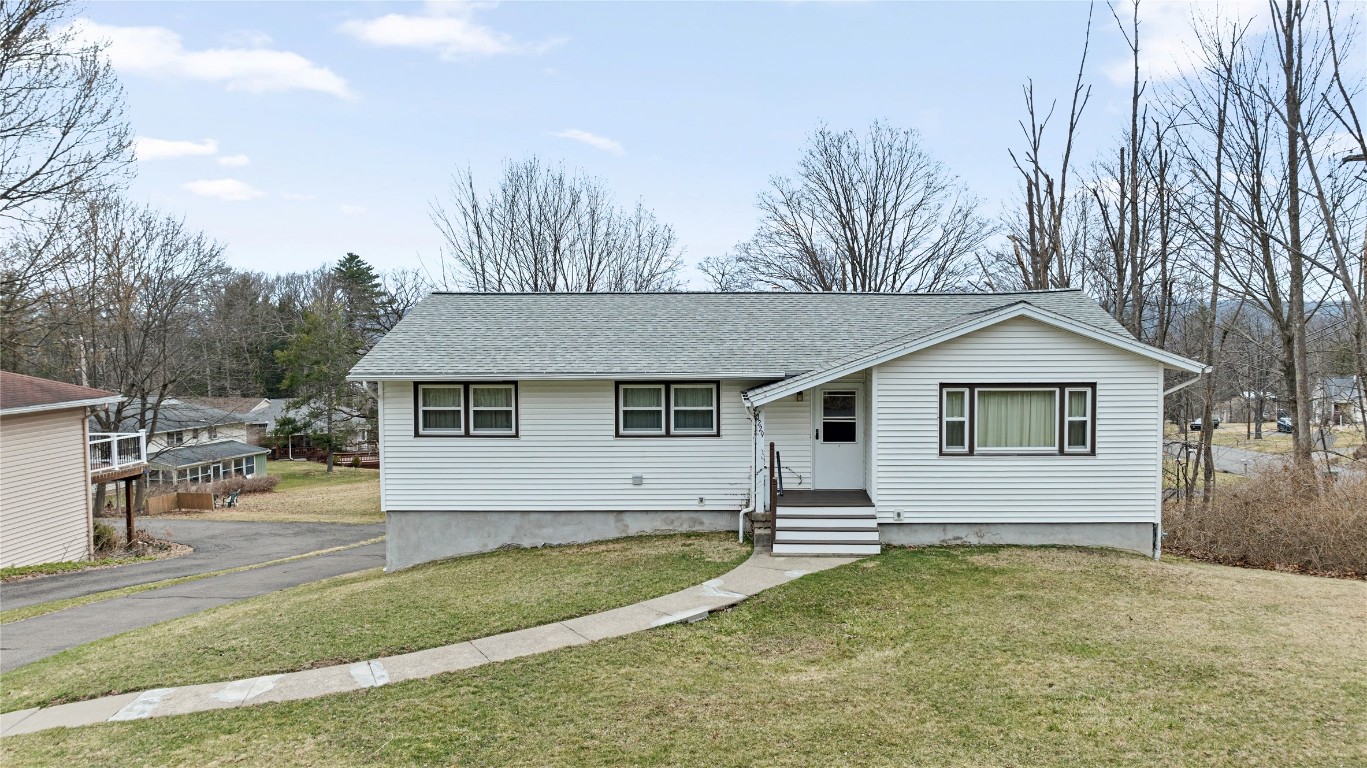 3229 Diana Lane, Vestal, New York image 2