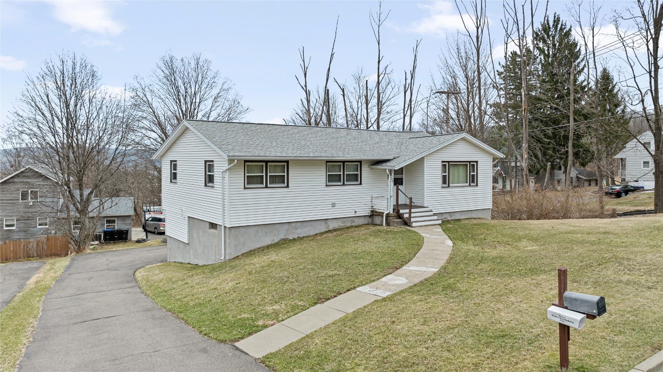 3229 Diana Lane, Vestal, New York image 1