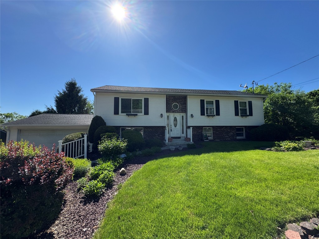 829 Rosewood Terrace, Endwell, New York image 1