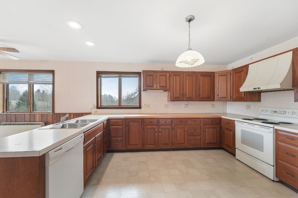 492 Bunn Road, Vestal, New York image 9