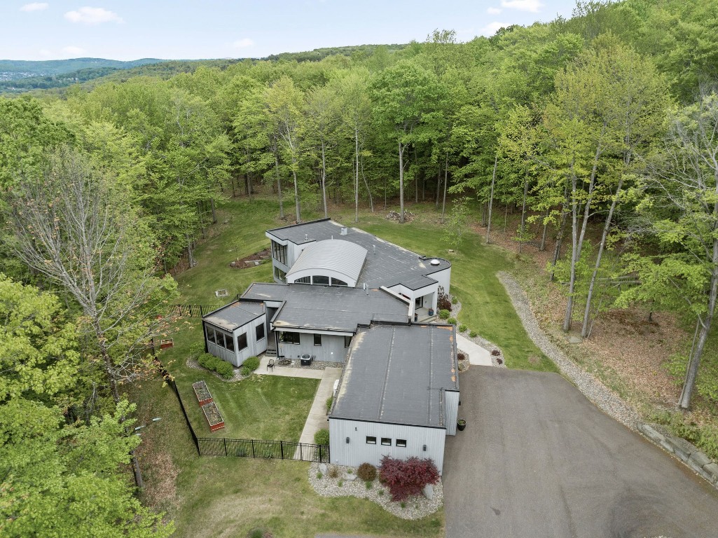 1201 Holly Road, Vestal, New York image 3
