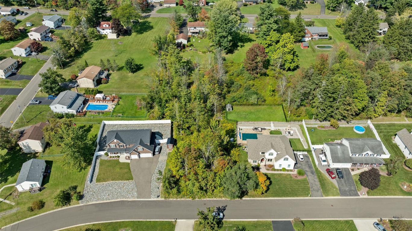 425 Country Drive, Endicott, New York image 2